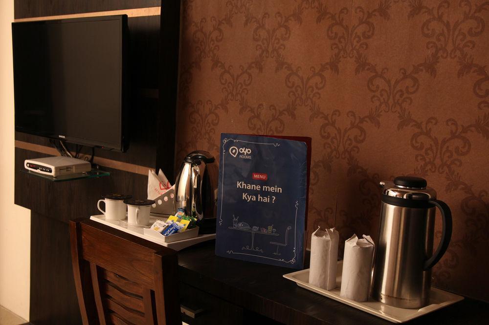 Oyo 905 Galaxy View Hotel อัลลอฮาบาด ภายนอก รูปภาพ
