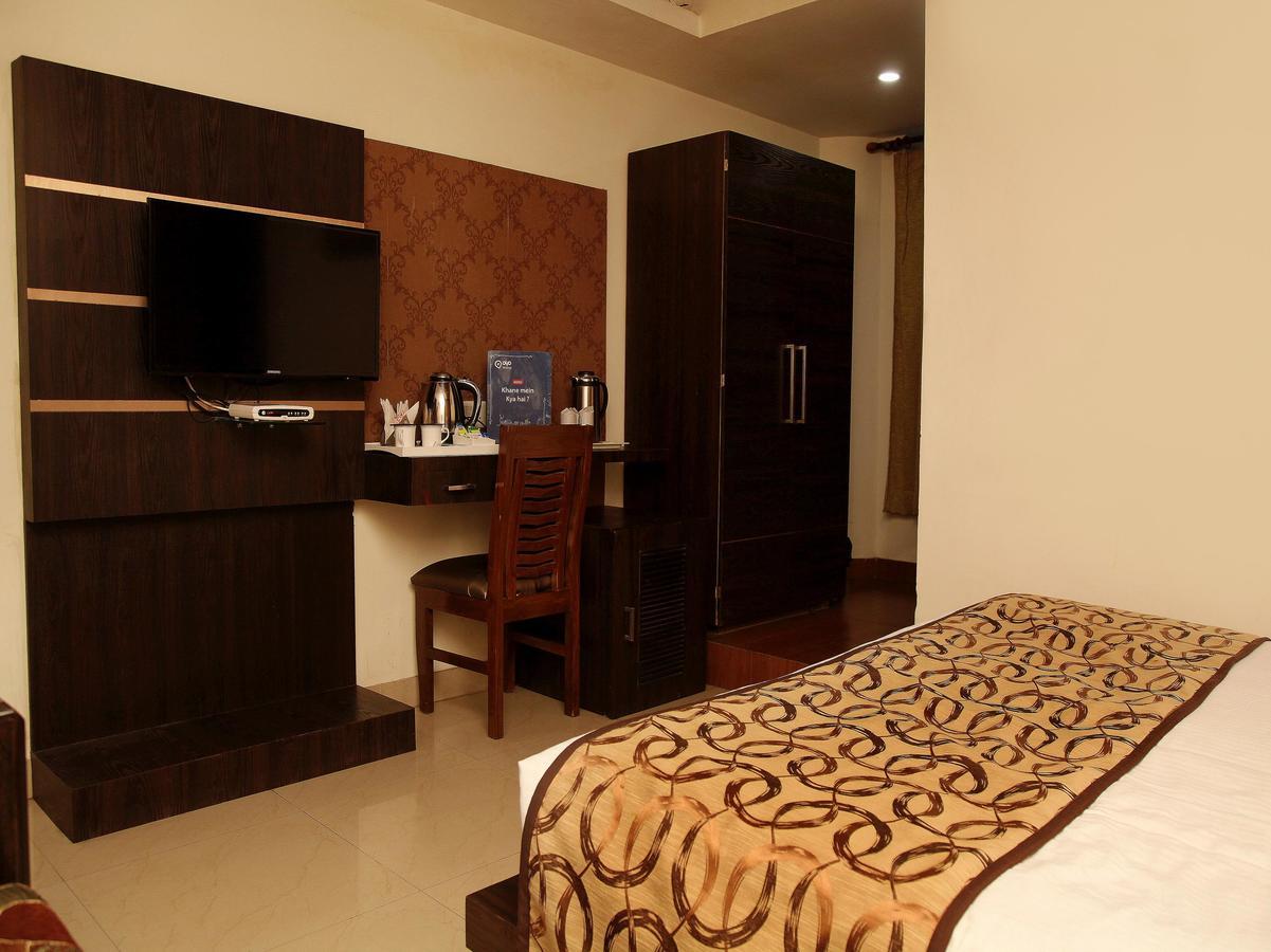 Oyo 905 Galaxy View Hotel อัลลอฮาบาด ภายนอก รูปภาพ